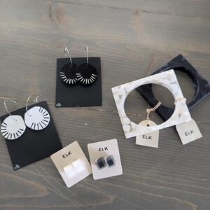 Elk Black and White Earrings and Bracelets Set